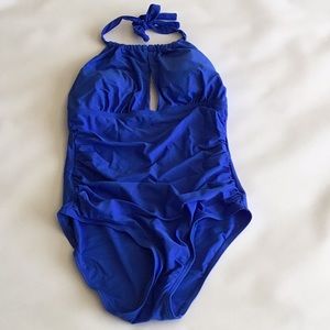 One piece swim wear